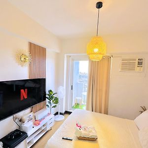 Zinnia Towers 1Br Condo With Ps4 Karaoke Netflix & Swimming Pool
